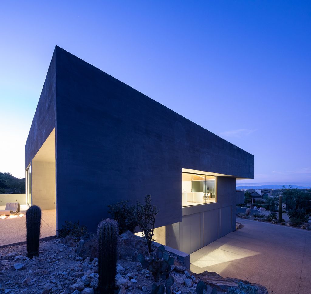 Ventana House like a Majestic Window on the Desert by HK Associates Inc
