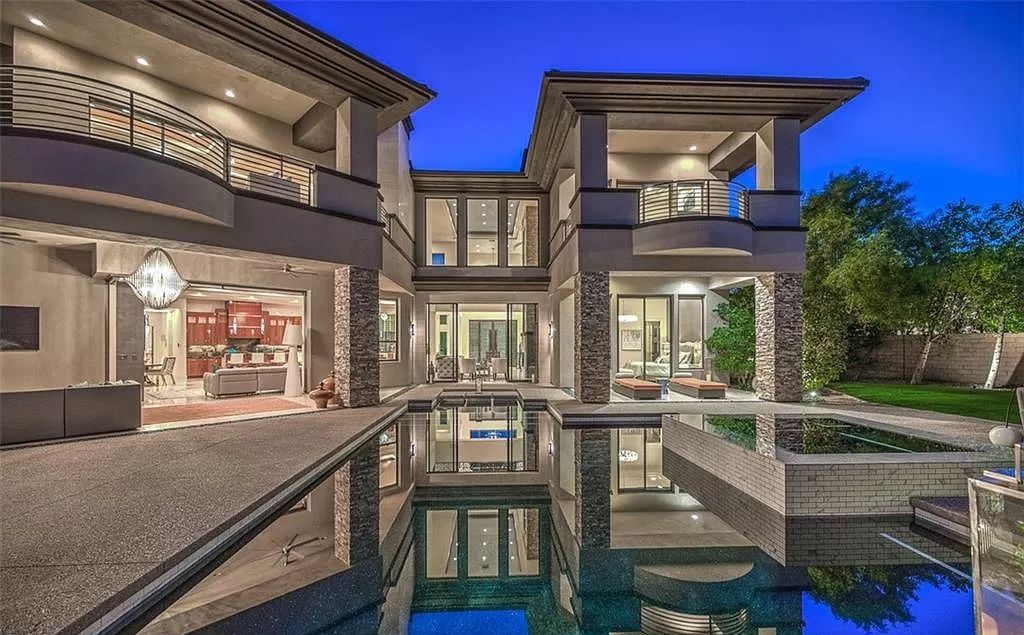 Immaculate luxury house with beautiful landscaping in Nevada asks for $5,999,000