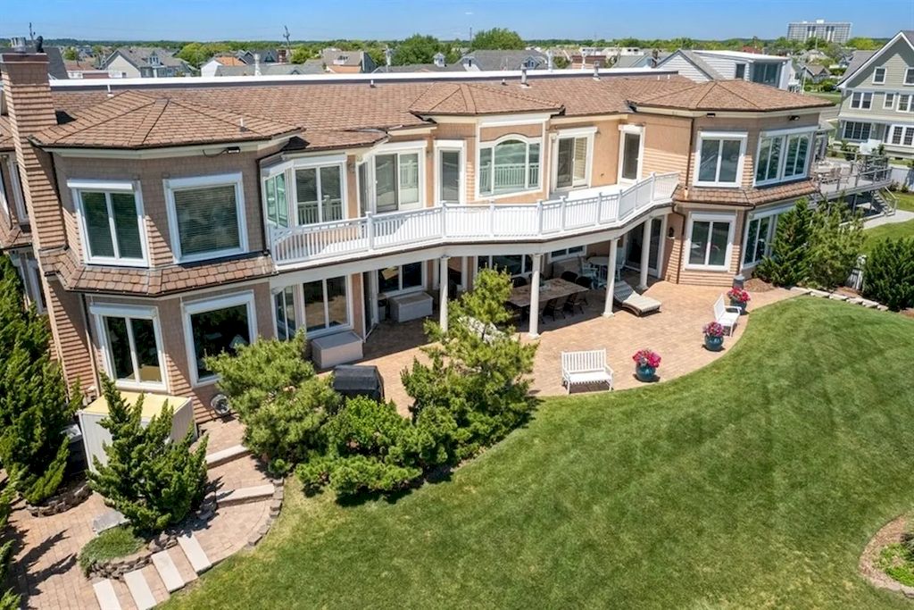 This $9,500,000 Perfect Retreat Greets You with Luxurious Lifestyle and Breathtaking Ocean Views in New Jersey
