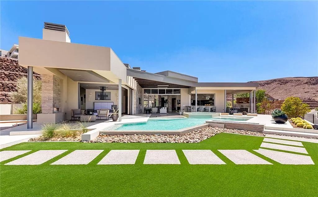 Stunning single story home in Nevada overlooking Las Vegas Valley asks for $7,495,000