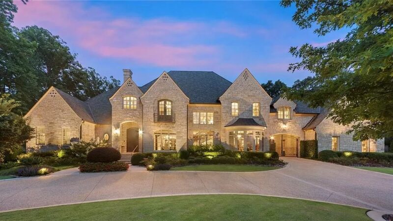 Luxurious Golf Course Estate with Unparalleled Views in Atlanta