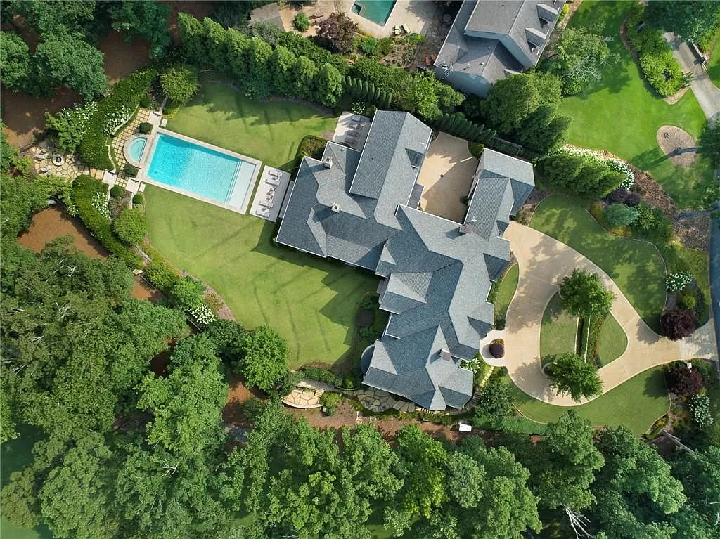 Residence of Opulence in Georgia Hits Market for $9,000,000