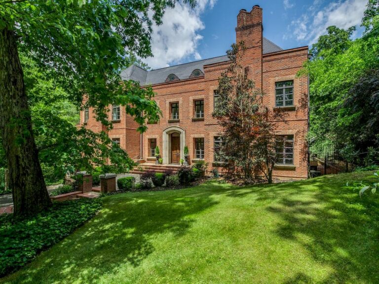 One-of-a-kind Brick-built Traditional Estate in North Carolina Listed for $5,590,000