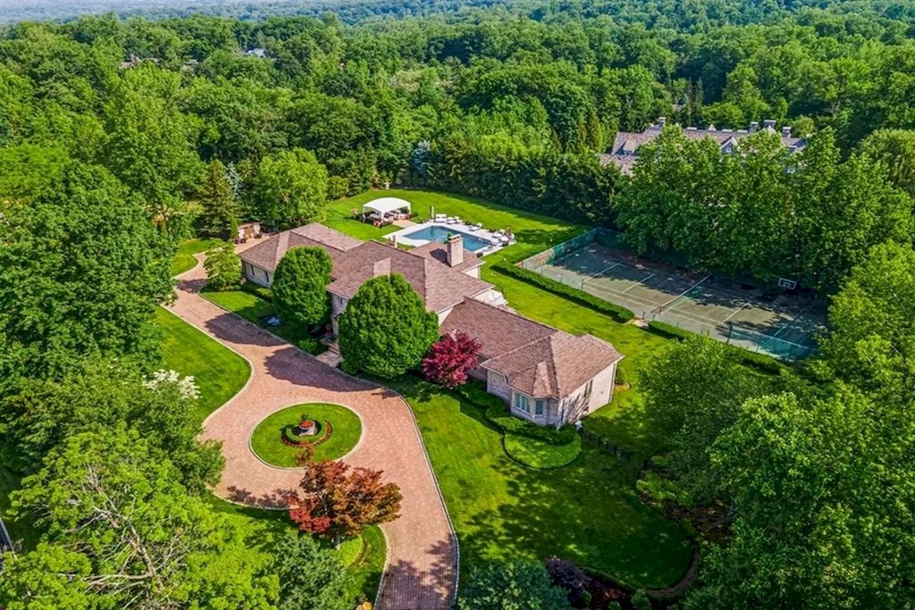 New Jersey Palatial Colonial Priced at $8,250,000
