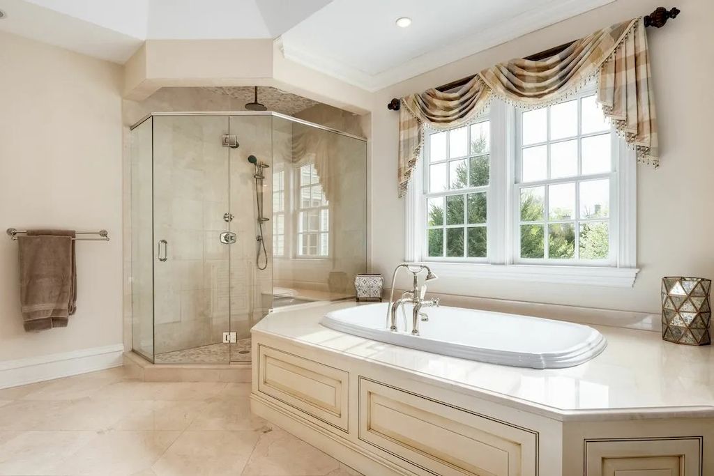 26 Luxury Bathroom Ideas—House Beautiful