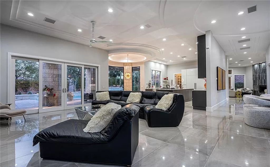 Remodeled one story house in Nevada with private front courtyard sells for $3,499,000