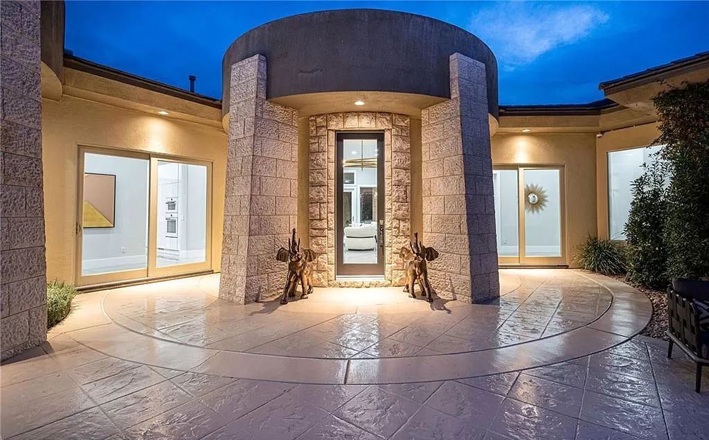Remodeled one story house in Nevada with private front courtyard sells for $3,499,000