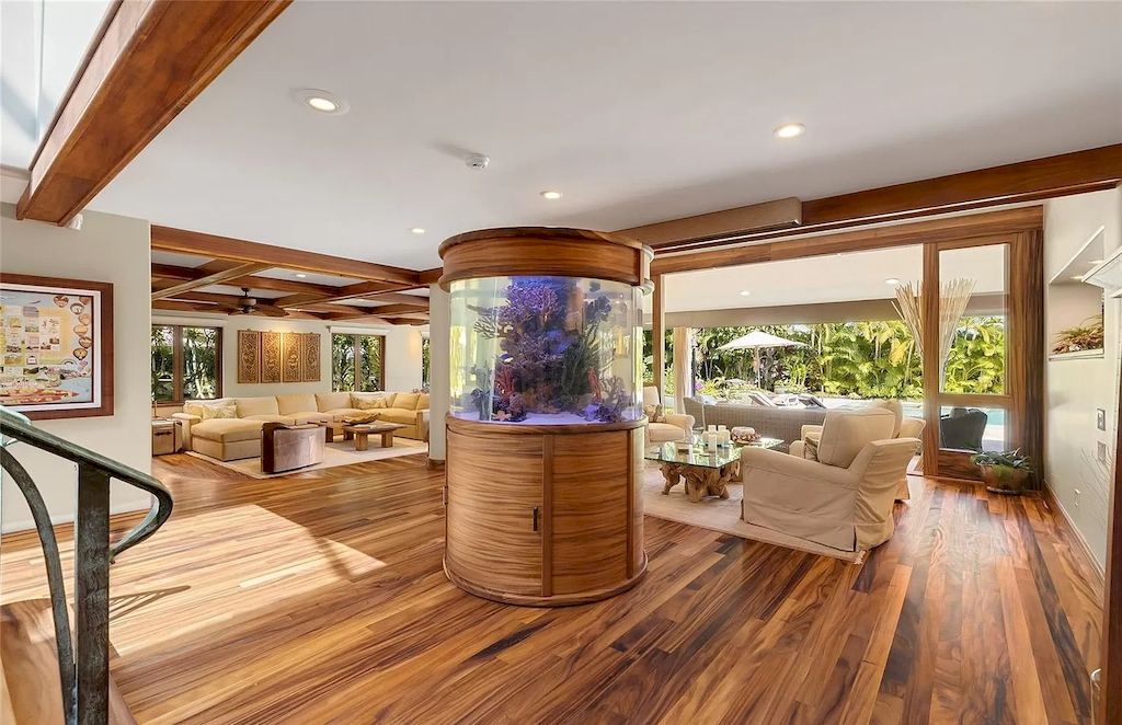 This $6,350,000 Exquisitely Renovated Home with Thoughtful Design to Welcome Natural Light and Modern Convenience in Hawaii