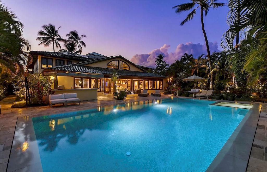 This $6,350,000 Exquisitely Renovated Home with Thoughtful Design to Welcome Natural Light and Modern Convenience in Hawaii
