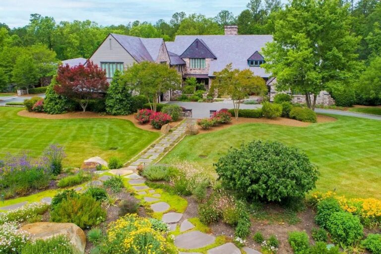 This $6,945,000 Spectacular Country Manor House Exudes Ambiance of Relaxed Sophistication in North Carolina