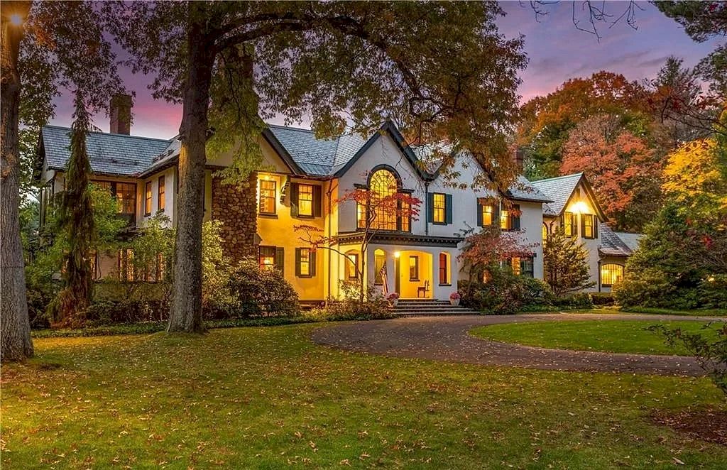 Welcome You to the Artful Spaces in Connecticut in This $3,850,000  Masterpiece