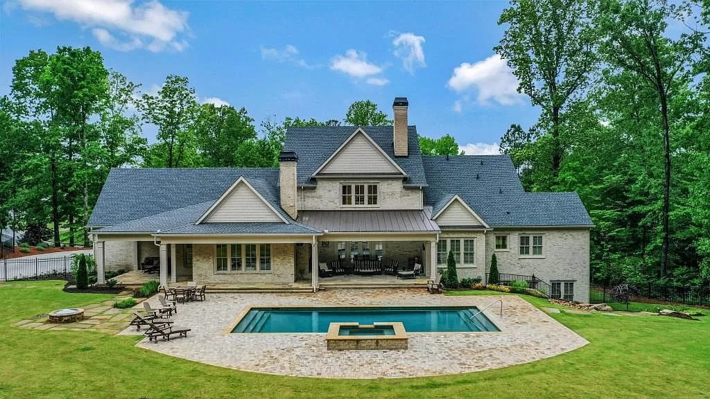 Mesmerized by the $3,195,000 Estate as Pretty as a Picture in Georgia