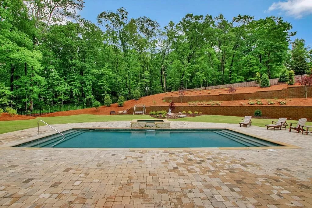 Mesmerized by the $3,195,000 Estate as Pretty as a Picture in Georgia