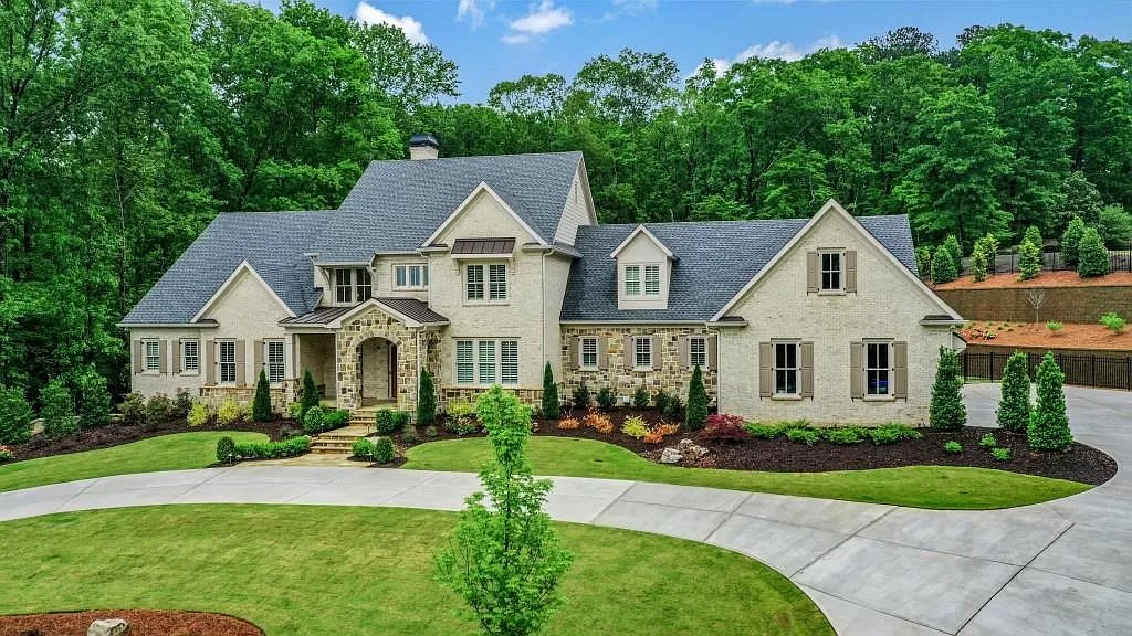 Mesmerized by the $3,195,000 Estate as Pretty as a Picture in Georgia