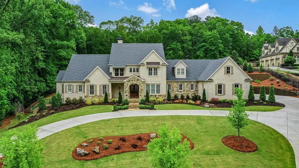 Mesmerized by the $3,195,000 Estate as Pretty as a Picture in Georgia