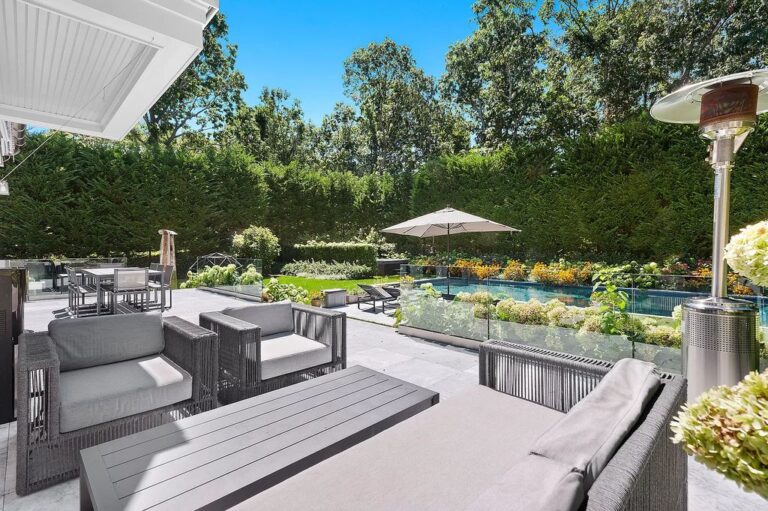 Renovated beachfront house in New York city designed by Alicia Murphy