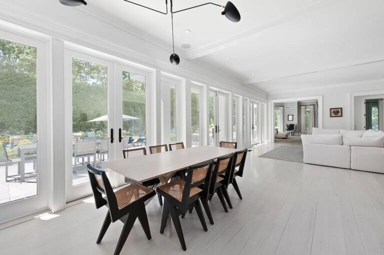 Renovated beachfront house in New York city designed by Alicia Murphy