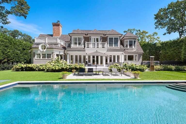 Renovated beachfront house in New York city designed by Alicia Murphy