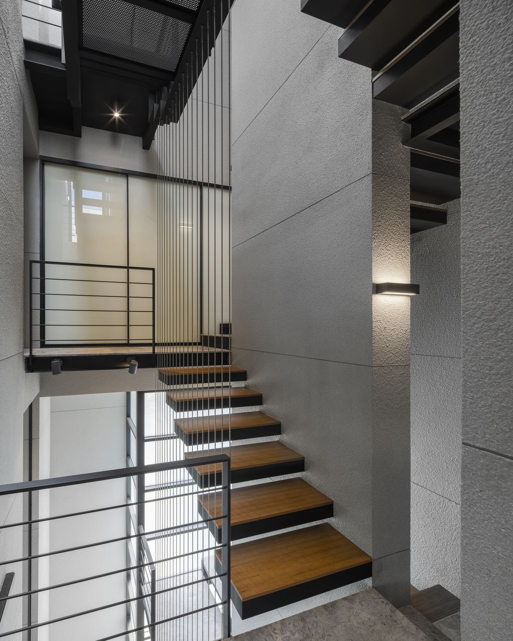 55-Sathorn-House-an-Inward-Facing-Home-by-Kuanchanok-Pakavaleetorn-21