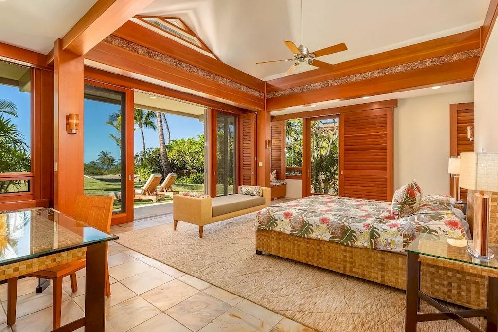 This Elegant Contemporary $15,800,000 Residence Shows off a Luxury Slice of Hawaii