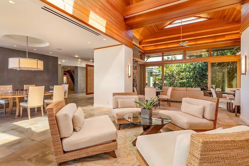 This Elegant Contemporary $15,800,000 Residence Shows off a Luxury Slice of Hawaii