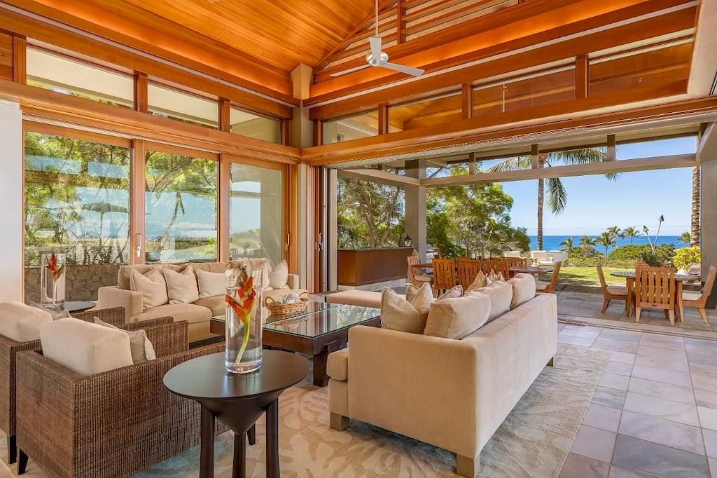 This Elegant Contemporary $15,800,000 Residence Shows off a Luxury Slice of Hawaii