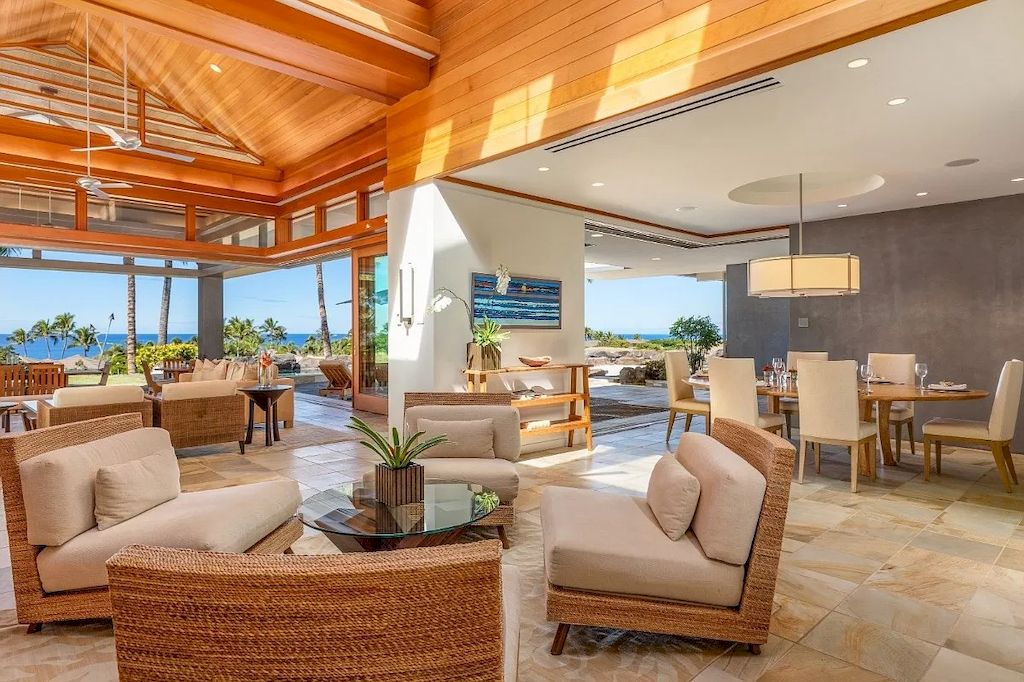 This Elegant Contemporary $15,800,000 Residence Shows off a Luxury Slice of Hawaii