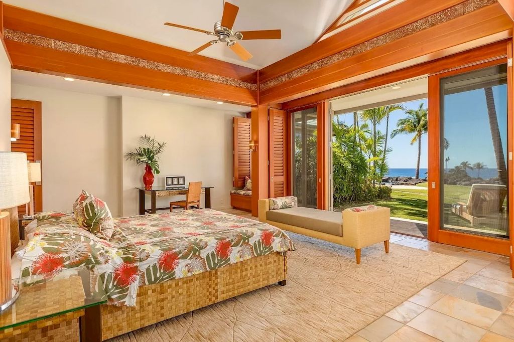 This Elegant Contemporary $15,800,000 Residence Shows off a Luxury Slice of Hawaii