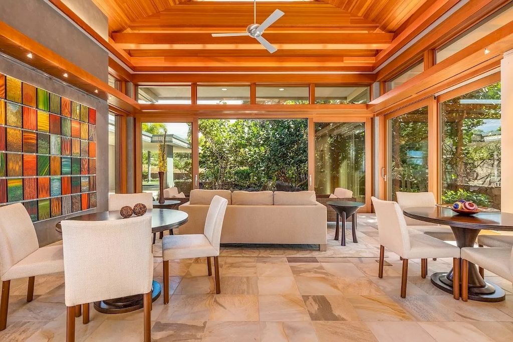 This Elegant Contemporary $15,800,000 Residence Shows off a Luxury Slice of Hawaii