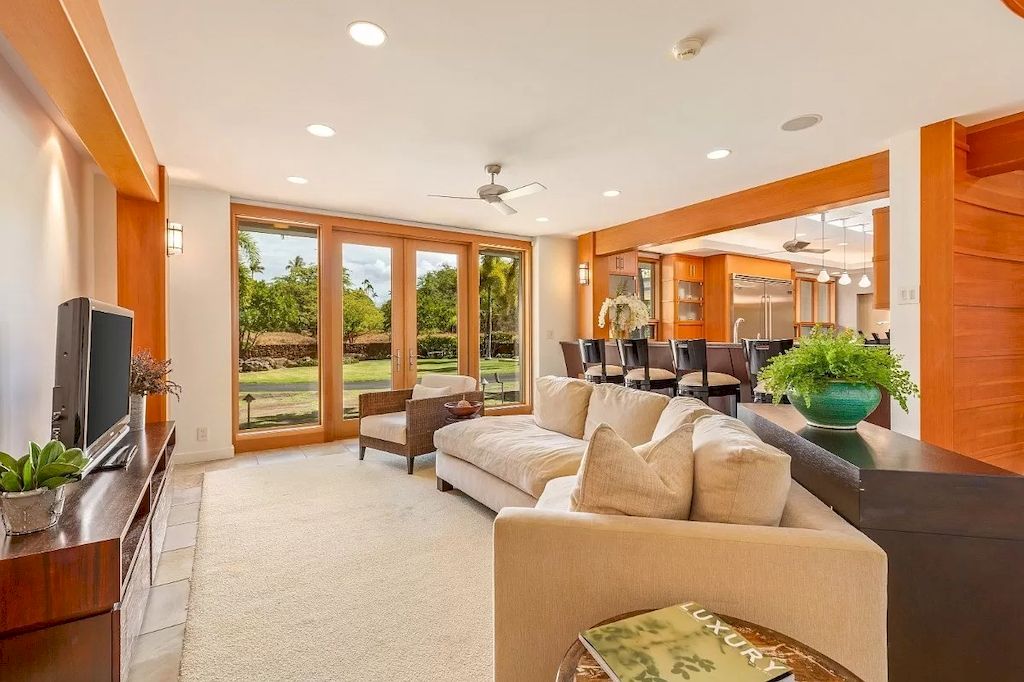 This Elegant Contemporary $15,800,000 Residence Shows off a Luxury Slice of Hawaii