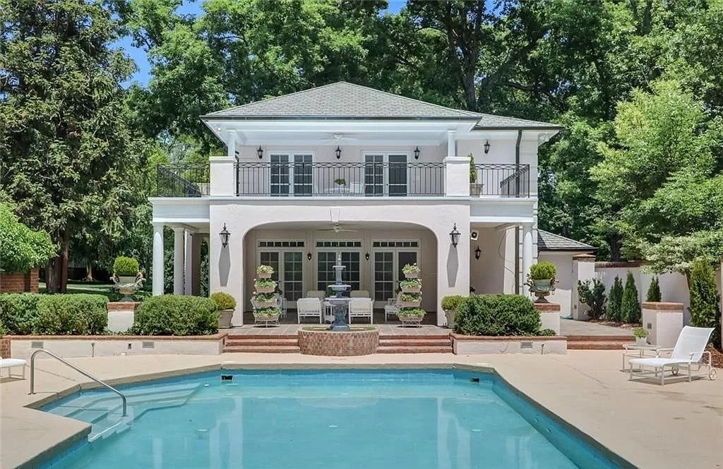 This $7,495,000 Magnificent Georgian Remains an Icon of the Old Irving Park Neighborhood in North Carolina