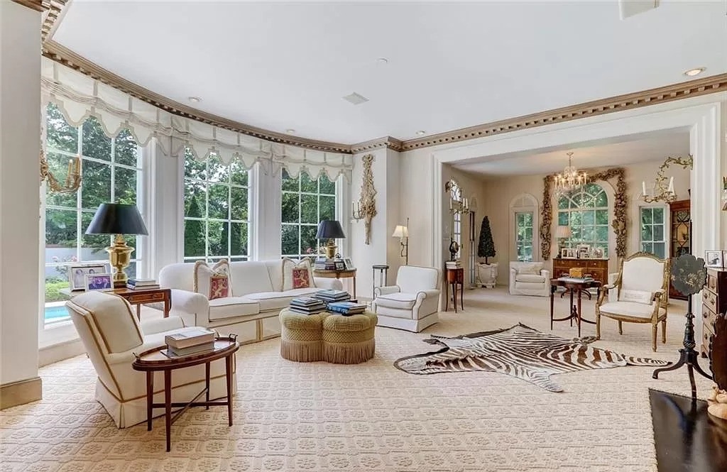 This $7,495,000 Magnificent Georgian Remains an Icon of the Old Irving Park Neighborhood in North Carolina