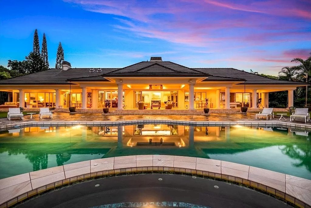 Hillside Estate on Meticulously Landscaped Acres of Hawaii  on Market for $3,950,000
