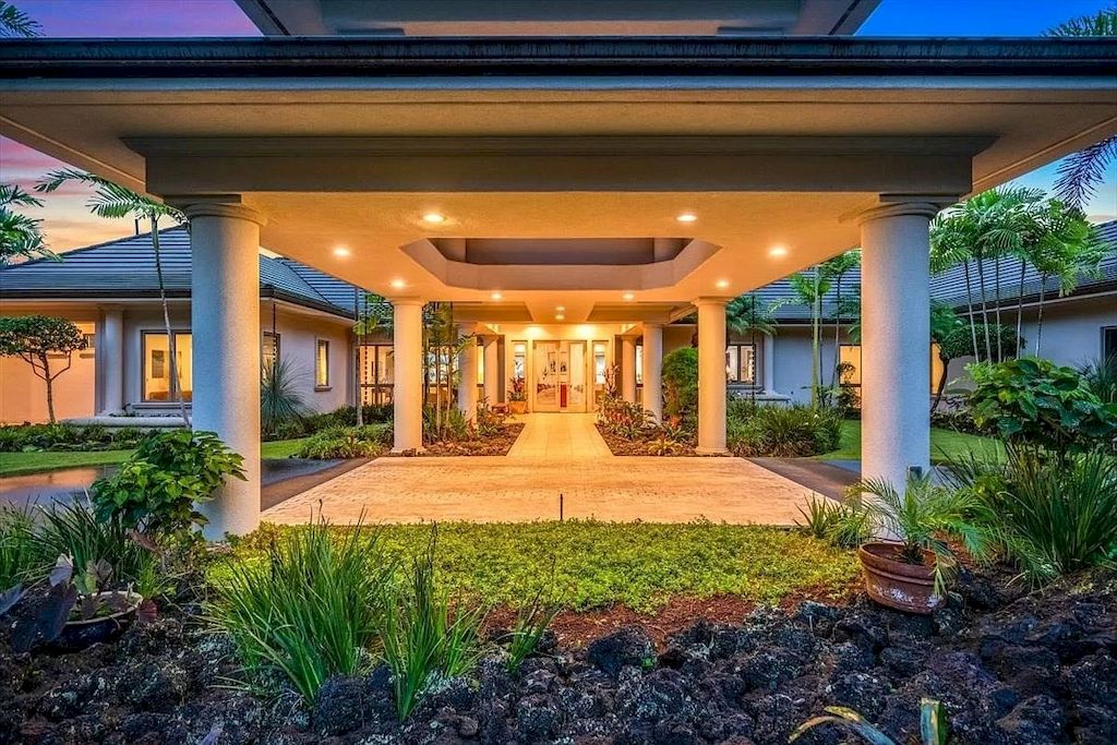 Hillside Estate on Meticulously Landscaped Acres of Hawaii  on Market for $3,950,000
