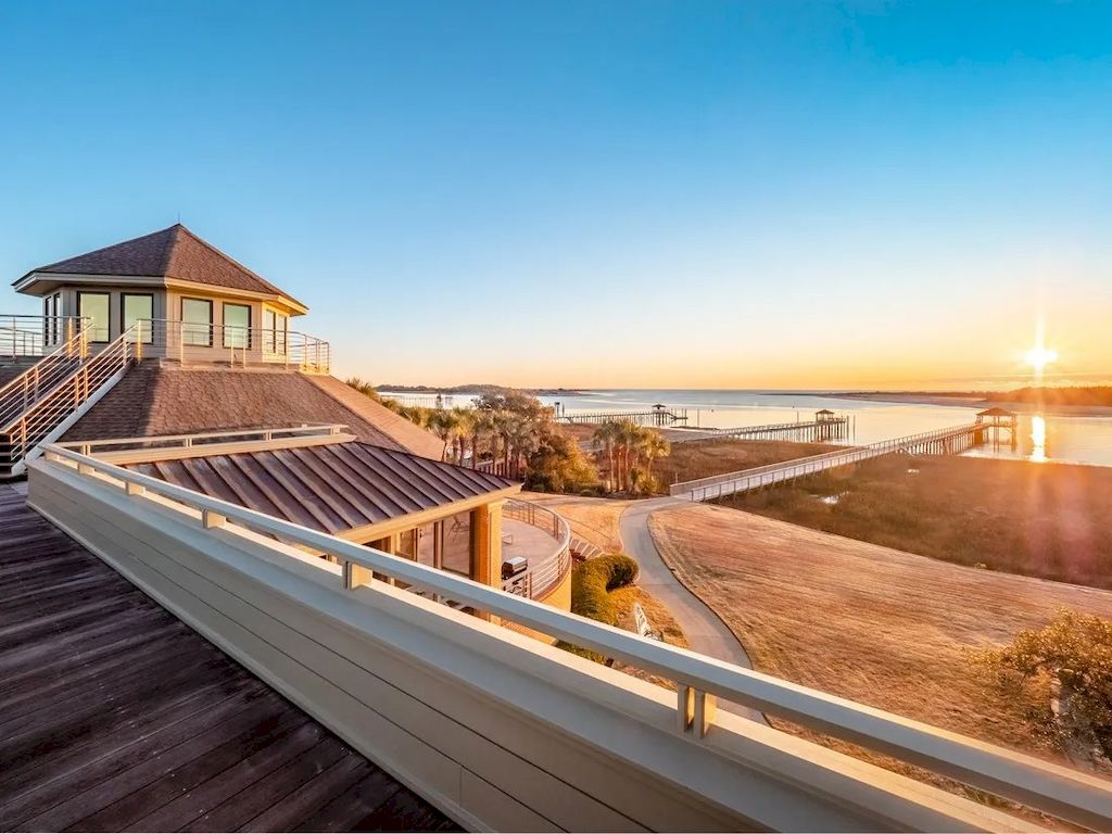 Magnificent Structure Coupled with Private Setting Present a Rare $6,999,000 Coastal Estate in North Carolina 
