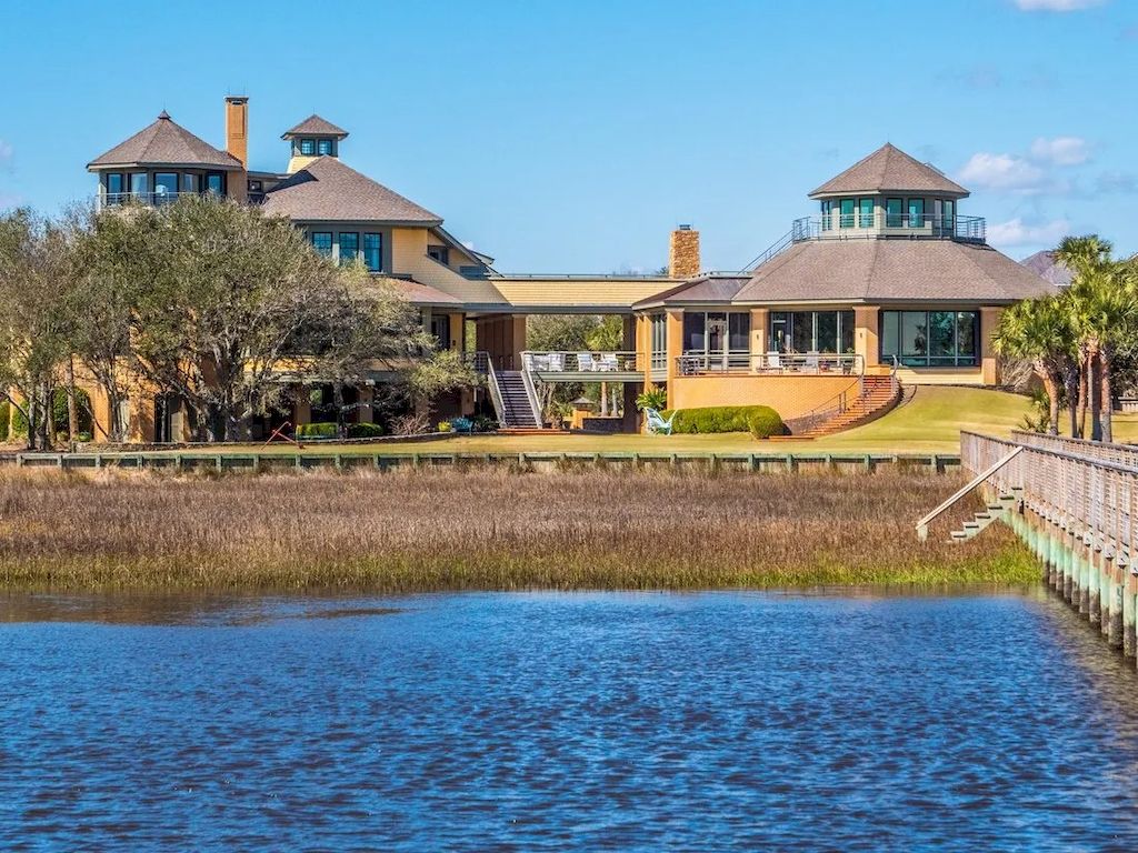 Magnificent Structure Coupled with Private Setting Present a Rare $6,999,000 Coastal Estate in North Carolina 