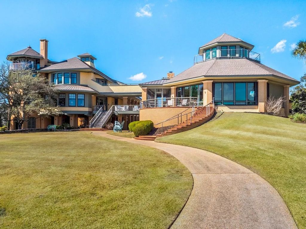 Magnificent Structure Coupled with Private Setting Present a Rare $6,999,000 Coastal Estate in North Carolina 