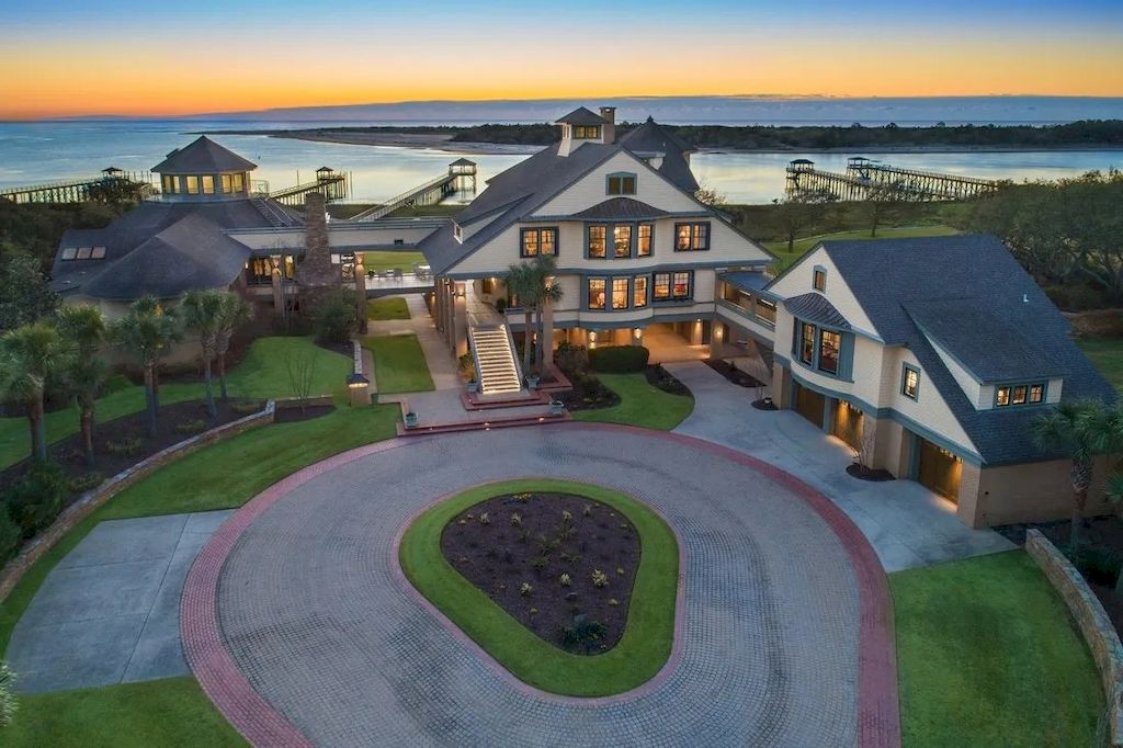 Magnificent Structure Coupled with Private Setting Present a Rare $6,999,000 Coastal Estate in North Carolina 