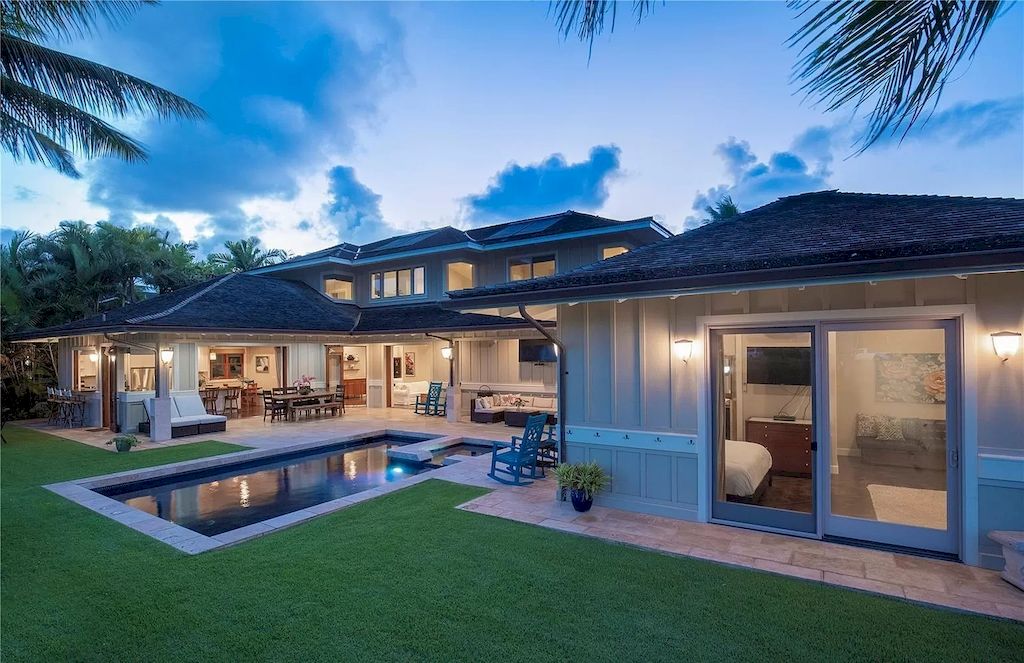 Hawaii Unique and Rare waterfront Home on Market for $3,500,000