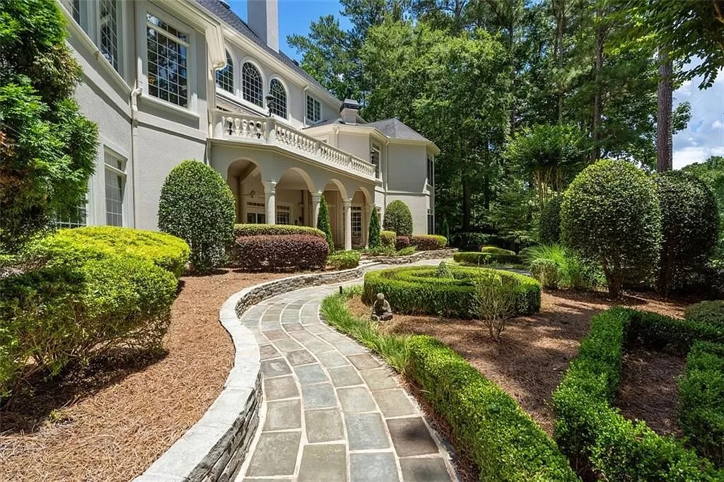 Cannot Miss this $3,199,000 Majestic Estate in Georgia with Meticulous Elegance