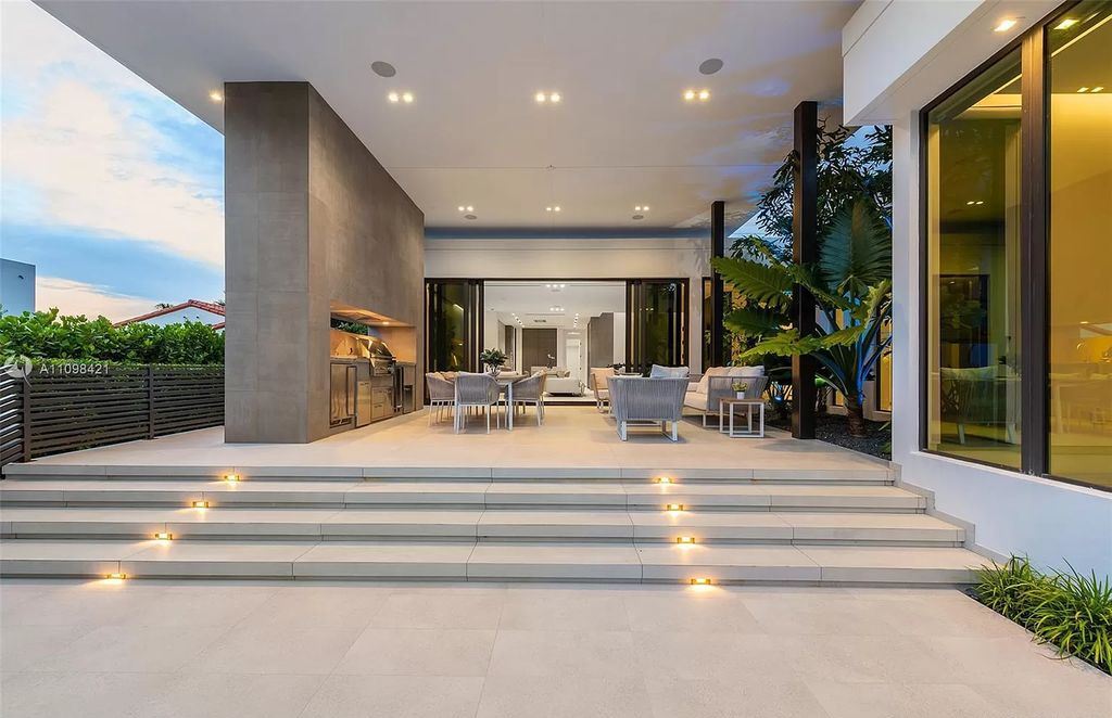 A-Modern-Architectural-Home-at-Premium-Location-in-Miami-hits-Market-for-6800000-24