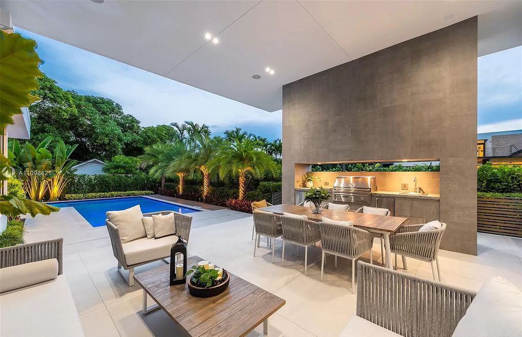 A-Modern-Architectural-Home-at-Premium-Location-in-Miami-hits-Market-for-6800000-9