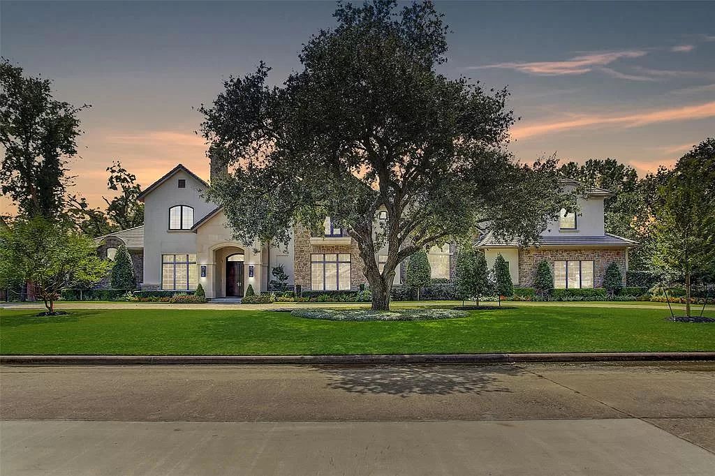 The Home in Houston is a masterfully designed Concord Builders home was finished out by ASID award winner Kathy Anderson now available for sale. This home located at 11125 N Country Squire St, Houston, Texas