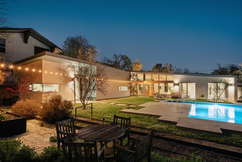 Bouldin Creek Residence, Quiet Single-story Retreat by Ravel Architecture