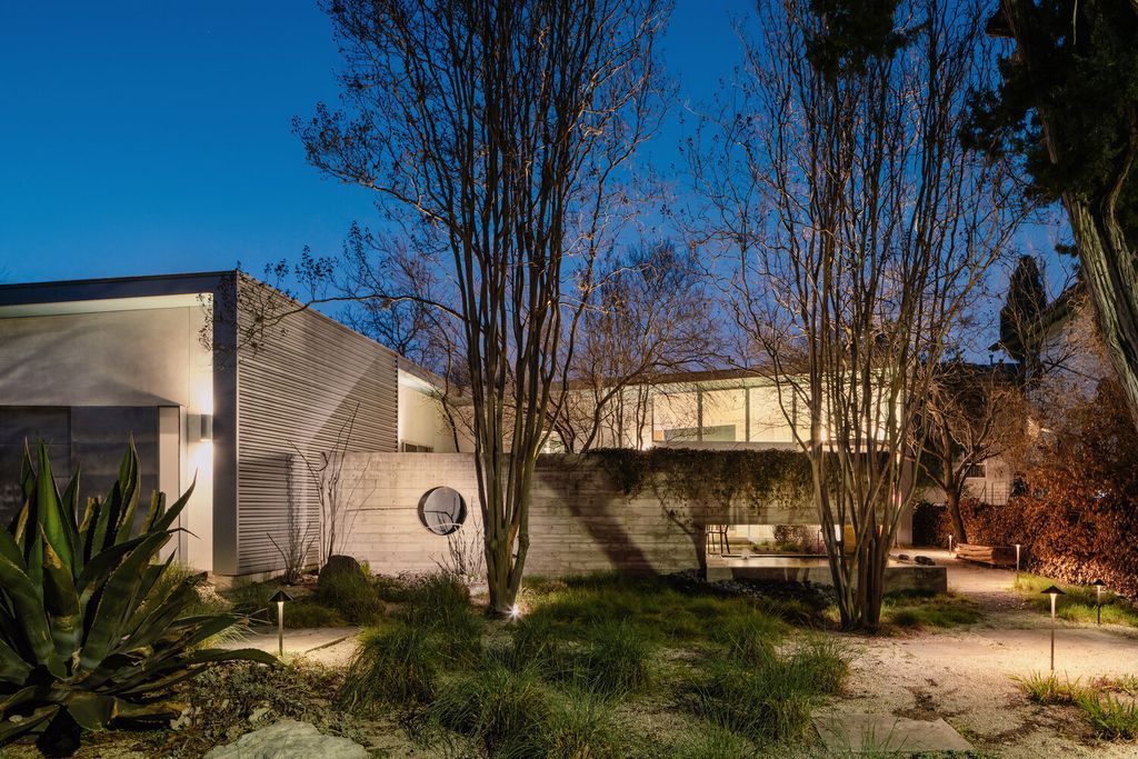 Bouldin Creek Residence, Quiet Single-story Retreat by Ravel Architecture