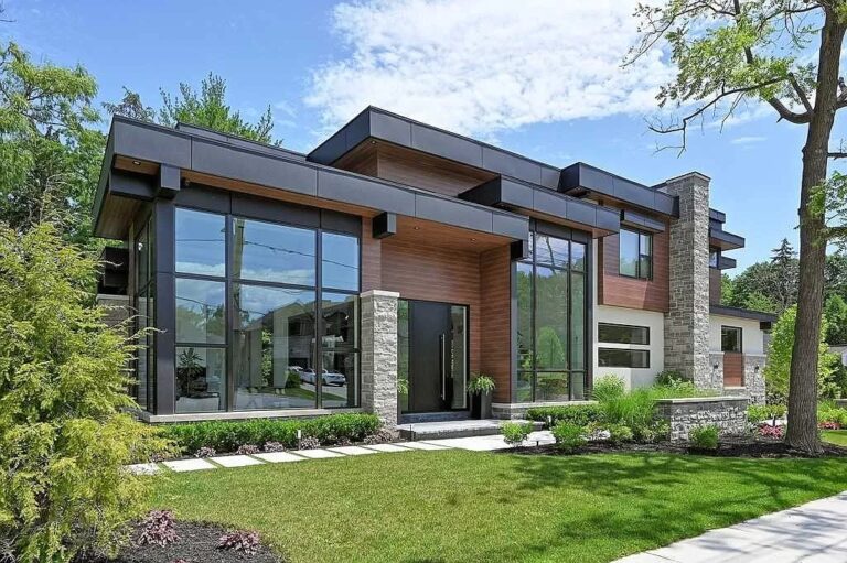 Don’t Miss out on the Incredible Opportunity to Own this Elegant Modern House in Ontario for C$6,595,000