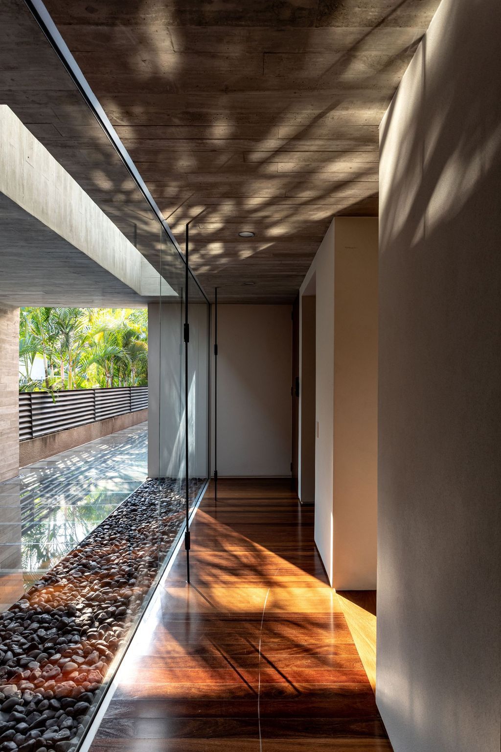 Ibsen House, Luxury villa for Party with Open spaces by MFMM Arquitetura