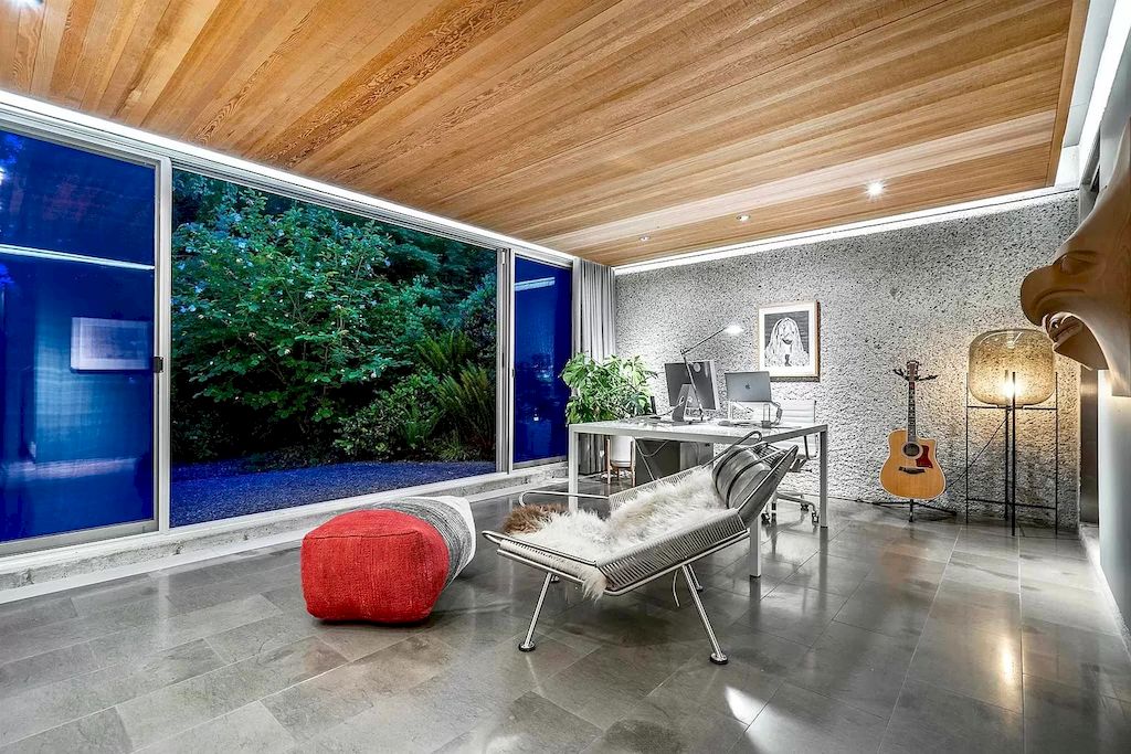 The Iconic West Vancouver Residence is an architectural masterpiece now available for sale. This home is located at 1812 Palmerston Ave, West Vancouver, BC V7V 2V4, Canada