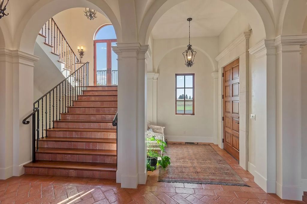 Incredible-Home-in-Washington-Inspired-by-the-Italy-Countryside-Sells-for-4950000-14