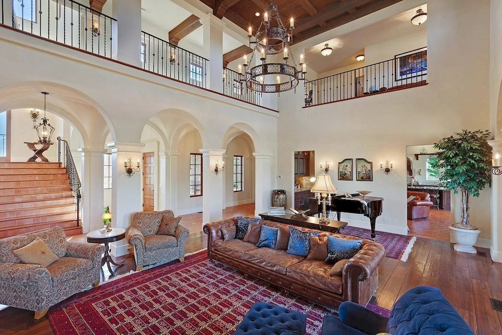 Incredible-Home-in-Washington-Inspired-by-the-Italy-Countryside-Sells-for-4950000-21